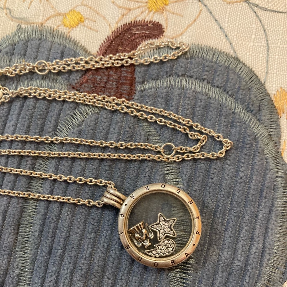 Pandora Floating Locket with Charms!